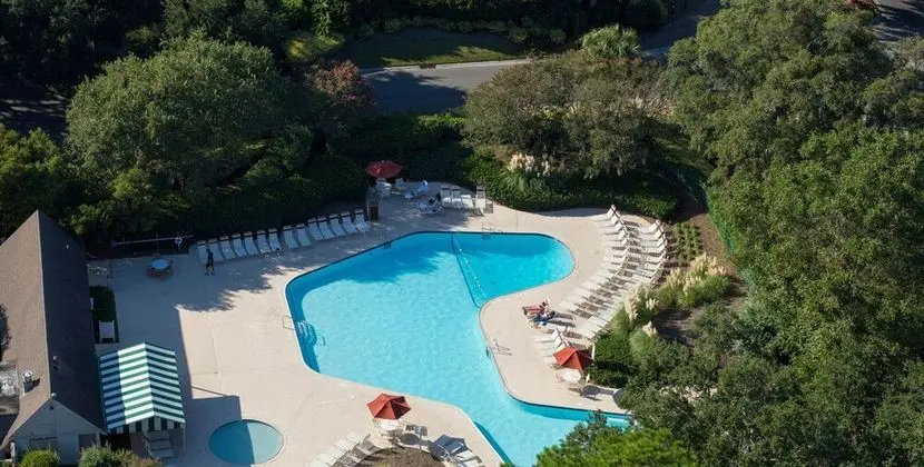 17 Windjammer Ct. at The Sea Pines Resort - Havuz