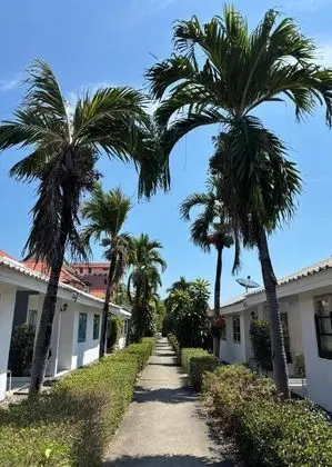 1715 House & Caff Resort Phuket - Dış Mekan