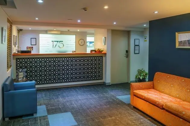 175 One Hotels and Apartments - Lobi