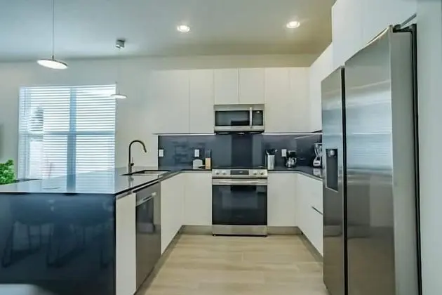17510 HF - Hidden Forest - Modern 4BR Th-private Pool BBQ - Oda