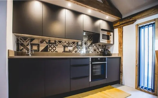 17th Century Cartshed Nestled In Welsh Countryside - Mutfak