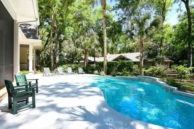 18 Baynard Cove at The Sea Pines Resort - Havuz