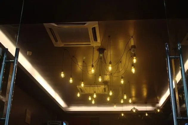 Hotel 18