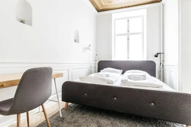 180sqm Luxury Apt City Center - 50M to Metro