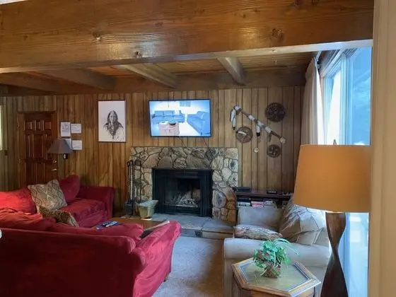 1823 Hunkpapa Cabin Fireplace Pool Table LG 4ktv - Oda Düzeni
