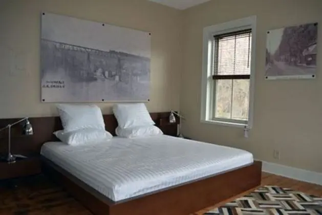 The 1850 House Inn and Tavern