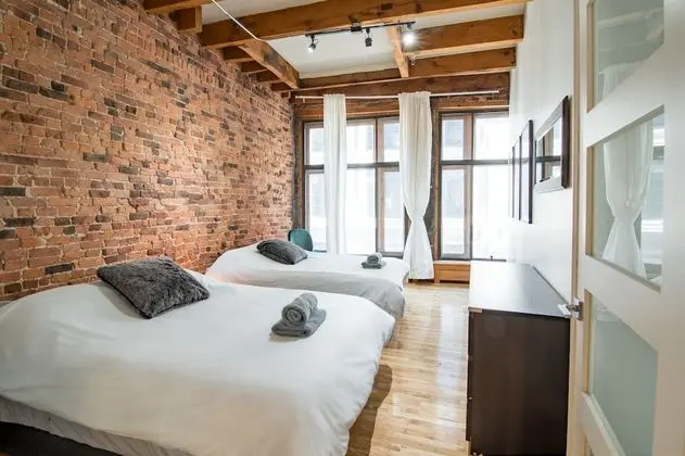 1858 Upscale Lofts in Old Montreal by Nuage - Oda