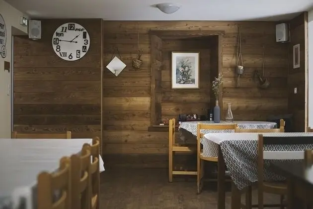 1861 Châtel Hostel - Yerinde Yemek