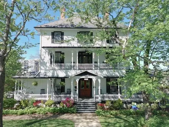 1898 Waverly Inn - Öne Çıkan Resim