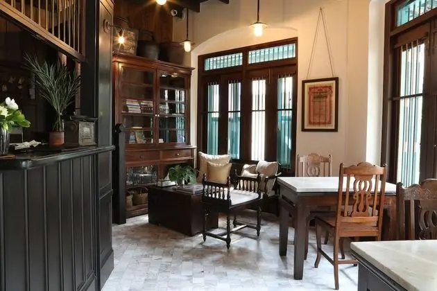 1905 Heritage Corner - Lobi