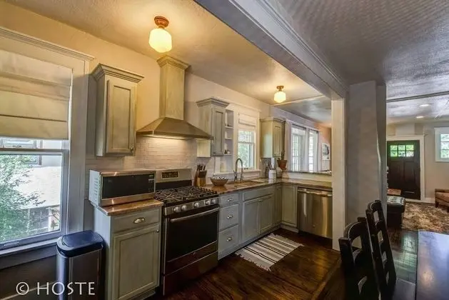 1910 Mountain View, Fire pit + Roof Deck, Downtown - Mutfak