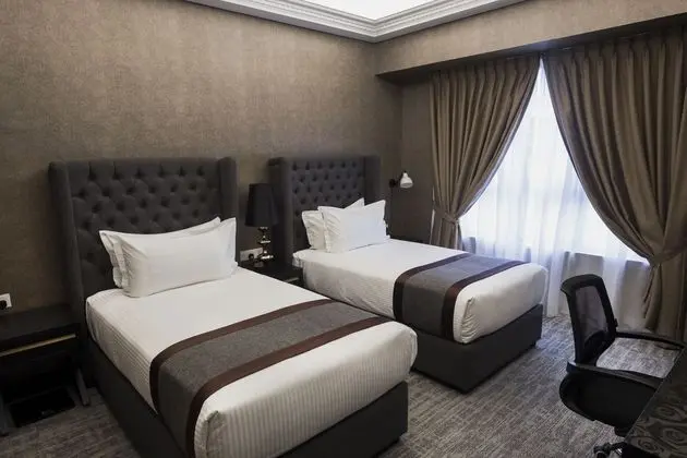 1969 BUSINESS SUITES - Oda