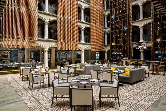 Hotel 1970 Curio Collection by Hilton - Bar