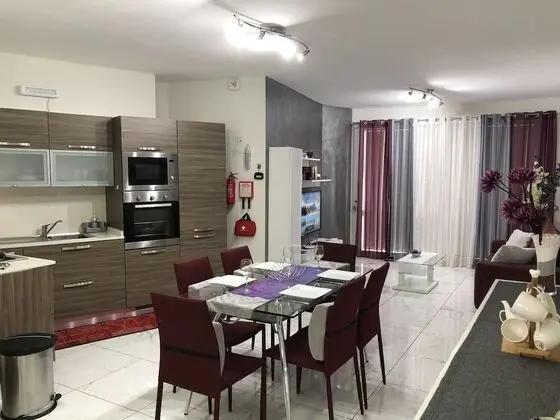 1a Sea View 2 Bed Apartment Close to Beach - Yerinde Yemek