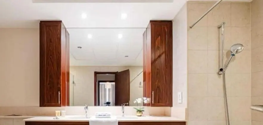 1B-Burj Res T7-302B by bnbme homes - Banyo Tipleri