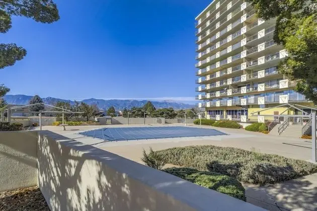 1BD Luxury Condo Cocktail Lounge Beautiful Views