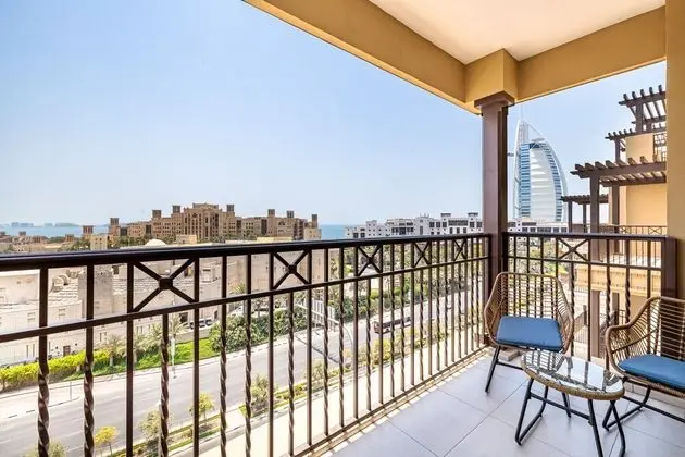 1Bed with Burj and Sea View Rahaal 1 MJL - Oda Düzeni