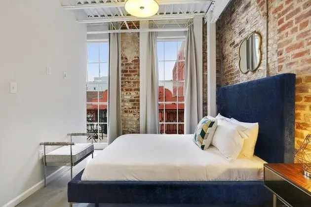 1br/1ba w/ Exposed-brick Apt in DT Nola by Domio - Oda