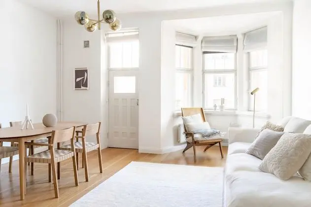 1br apartment with balcony and sea view