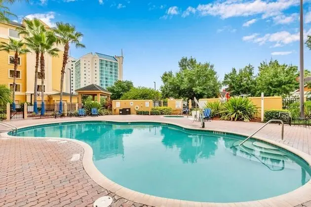 1BR Apt-hotel With Two Queen Beds Pool and Hot Tub - Near Disney