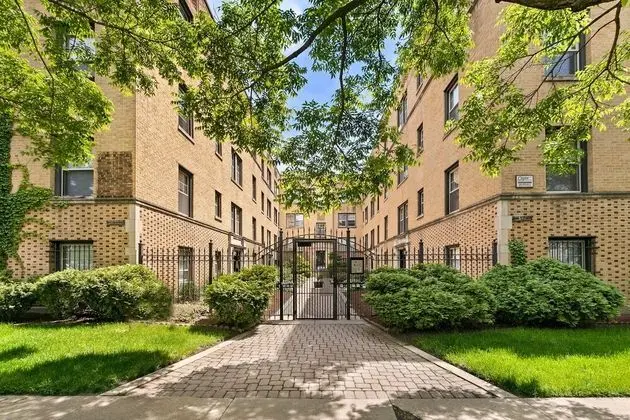 1BR Chic Apartment in Lakeview