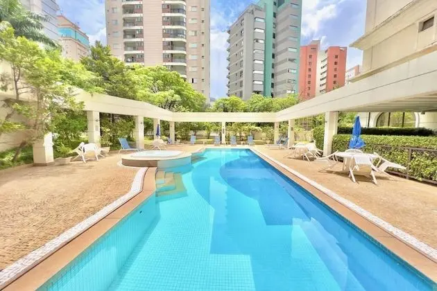 1br- com Piscina e Banheira de Hidromassagem