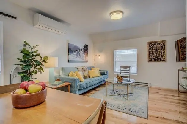 1BR Downtown Urbanitydining, Drink, Cafes & Escape - Öne Çıkan Resim