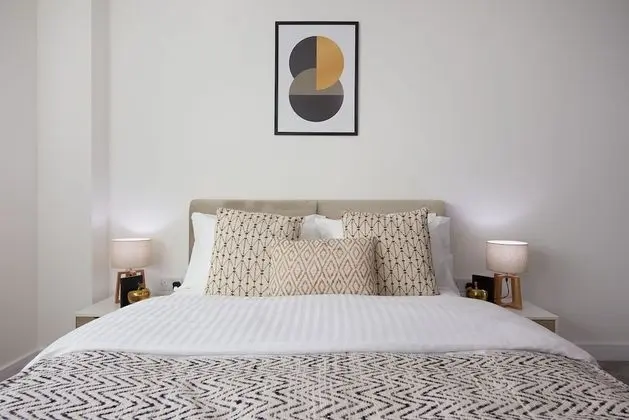 1BR Flat With a Double Bed - New Eton House Residence Slough