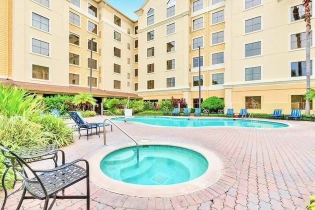 1BR King w Pool and Hot Tub - Near Universal