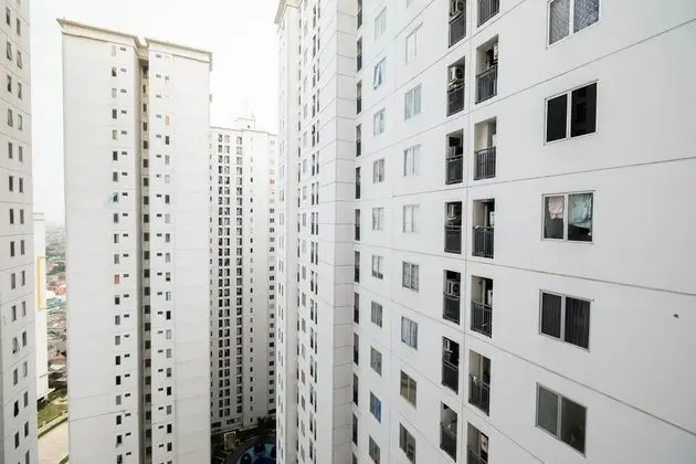 1BR with Sofa Bed at Bassura City Apartment - Dış Mekan