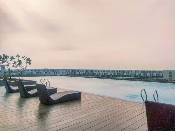 1Br Spacious Combine Unit At Vasanta Innopark Apartment - Havuz