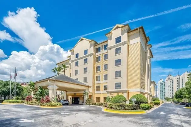 1BR With Two Queen Beds - BBQ Grill Pool and Hot Tub - Near Disney