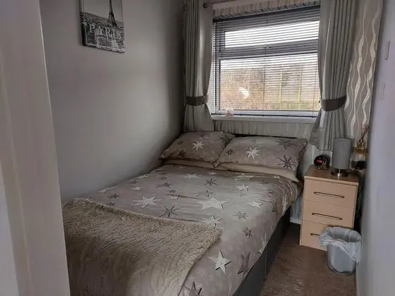 1st Floor Hillview 2 Bedrooms Central Location - Oda