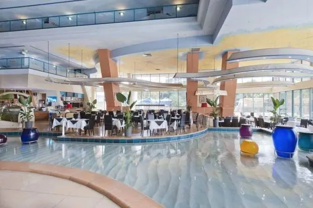 2 and 3 Bedroom Apartments within Crown Towers - Yerinde Yemek