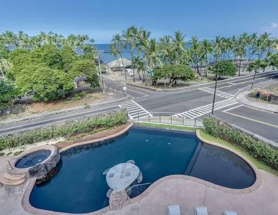 2-302 The Beach Villas at Kahaluu - Havuz