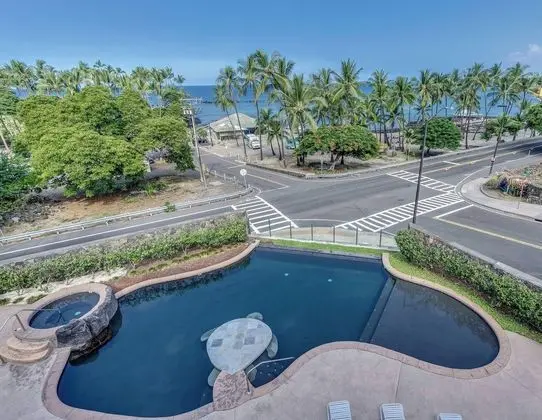 2-302 The Beach Villas at Kahaluu - Havuz