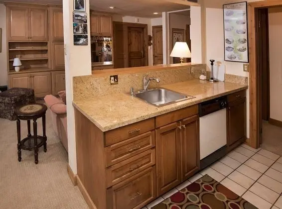 2-385 Gore Creek dr Vorlaufer 201 - Mutfak