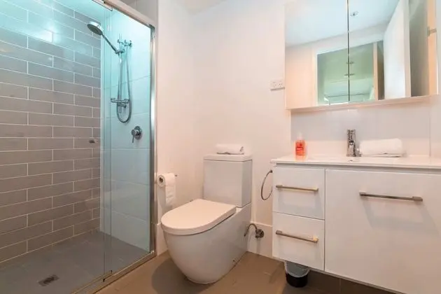 2 BD 2 Bath Seconds From Rna, Rbwh, Valley - Banyo Tipleri