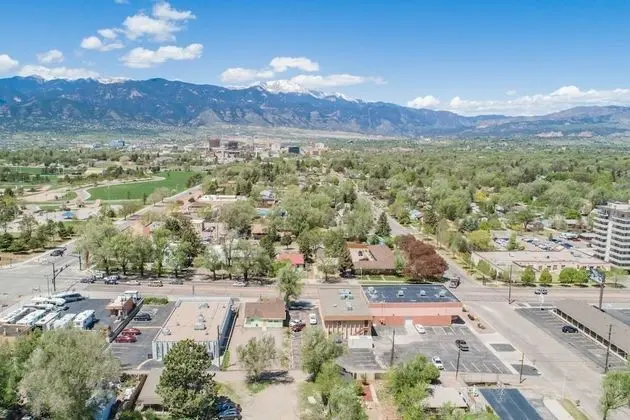 2 Bdolympic Trainingnear Parks, A Lake, Downtown