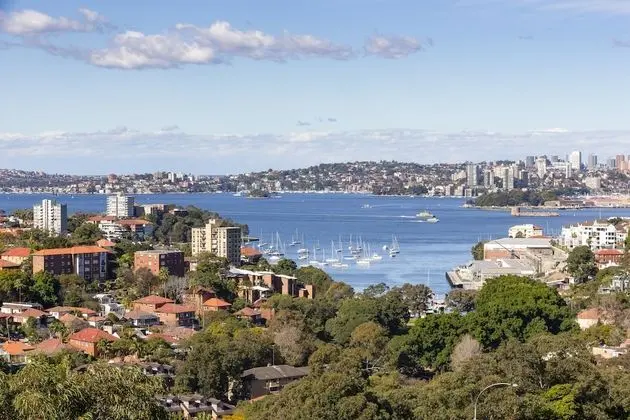 2 Bdrm North Sydney with harbour views