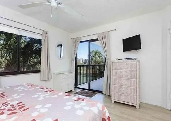 2 Bed, 2 Bath, Upgraded, Pool View - Ocean Village Club E35 - Oda