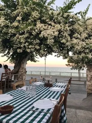 2 bed Apartment Overlooking Pool - Oroklini - Dış Mekan
