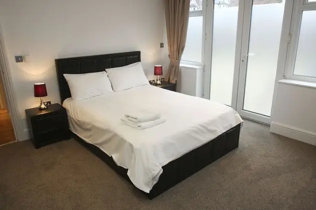 2 Bed Apt in Chorleywood Near Station - Oda