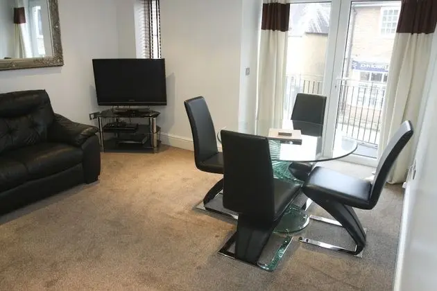 2 Bed Apt in Chorleywood Near Station - Oda Düzeni