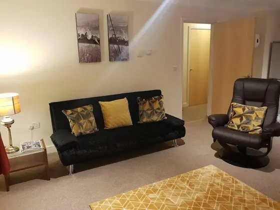 2 Bed Apt Near Hatfield Station Free Parking - Oda Düzeni