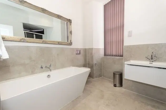 2 Bed - The Buckingham Suite - Banyo Tipleri