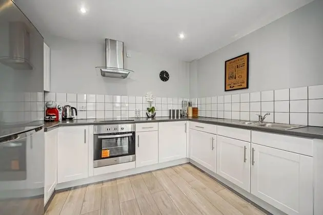 2 Bed Cozy Apartment near Regents Park with WiFi - Mutfak