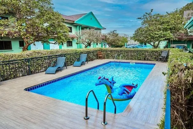 The 2 Bed Granite Courtyard Apt. - Havuz