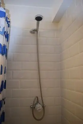2 Bed Historical Christchurch With Parking - Banyo Tipleri