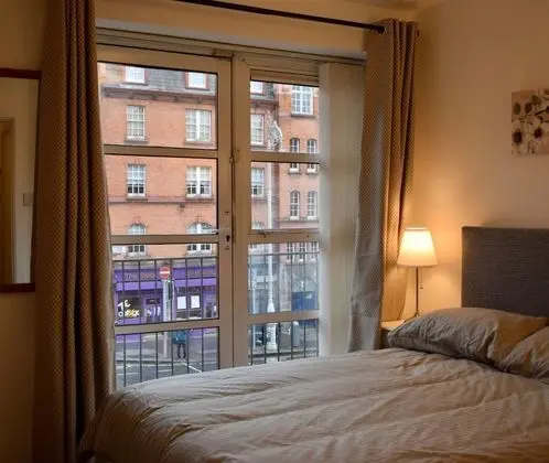 2 Bed Historical Christchurch With Parking - Oda